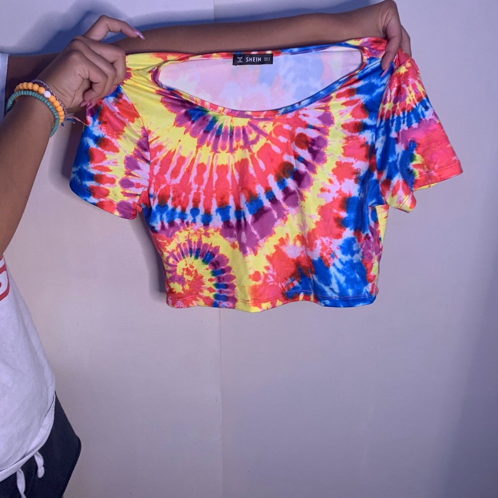 cropped printed tie dye shirt